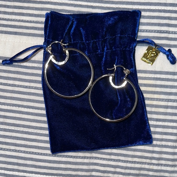Simone I. Smith x Mary J Blige 50mm Empress Hoops 🥰🥰 - Picture 1 of 6